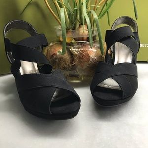 Black wedge Mooties Tooties In Box NWOT Stretch